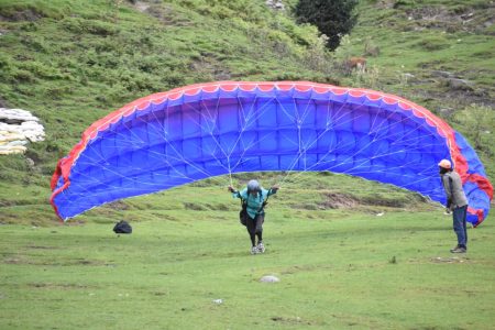 Paragliding at Dobhi